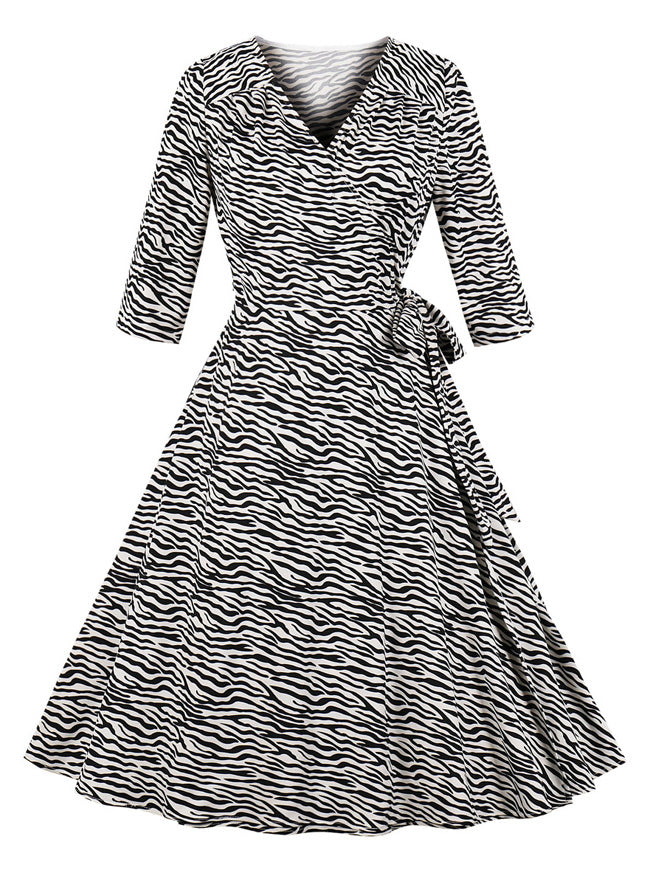 1950 Elegant V-Neck 3/4 Sleeve Striped Wear to Work Swing Dress
